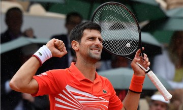 Djokovic, y Halep se instalan en semis