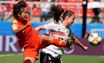 Alemania sufre ante China en su debut