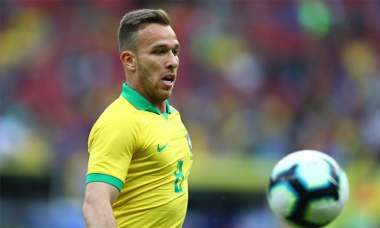 Arthur, titular vs Venezuela