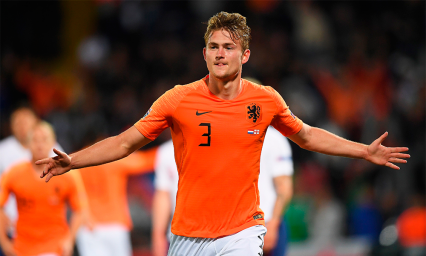 Matthijs de Ligt llega a Tur&iacute;n en vuelo privado