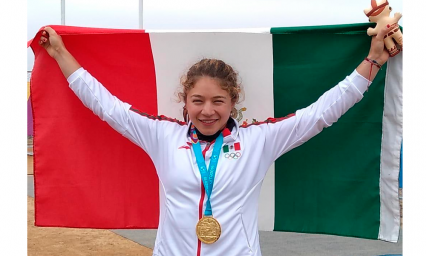 Cierra Briones con bronce en canotaje