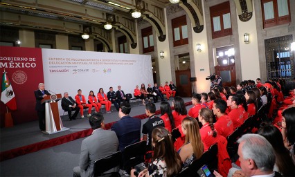 El esfuerzo es de ustedes: AMLO a atletas panamericanos