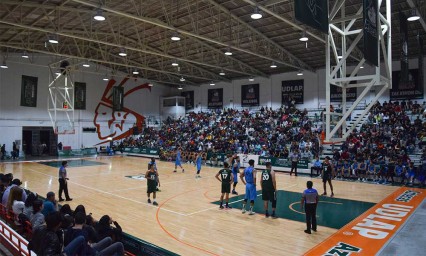 La R&aacute;faga Verde varonil y femenil de la UDLAP calienta motores