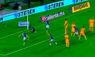 Puebla es sorpresa y derrota a Tigres 0-1 en El Volc&aacute;n