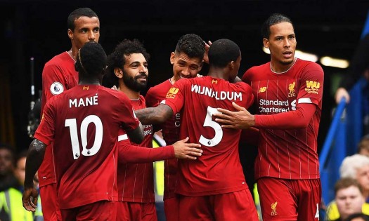 Liverpool se aferra al liderato de la Premier