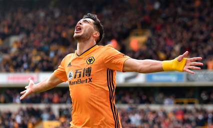 Ra&uacute;l Jim&eacute;nez brilla en la jornada europea