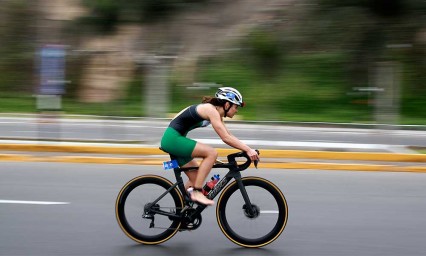 Claudia Rivas sube al podio en mundial de triatl&oacute;n