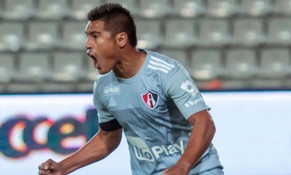 Osvaldo Mart&iacute;nez, la bomba del Club Puebla