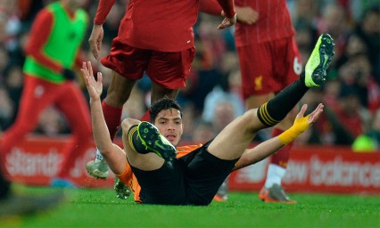 El Liverpool le gana al Wolverhampton de Jim&eacute;nez