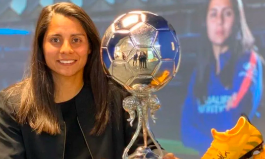 Kenti Robles, Mejor Jugadora latinoamericana