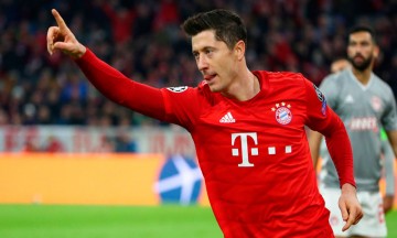 Lewandowski sujeta al Bayern