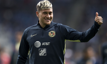 Nicol&aacute;s Castillo es dado de alta y ya se recupera en casa 