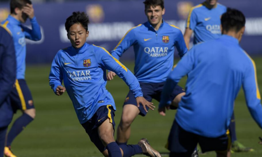 ¿Cómo entrenan hoy las futuras estrellas del Barça en La Masia?