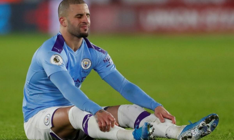 Jugador del Manchester City rompió cuarentena para irse con sexoservidoras 