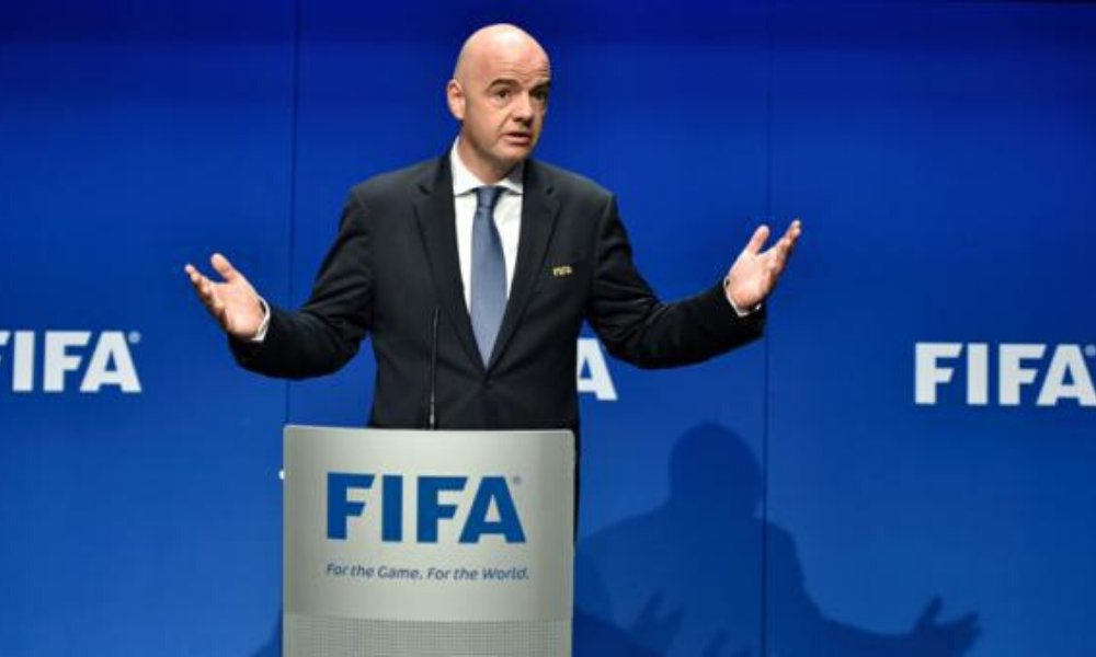 FIFA crea un fondo de emergencia para combatir la crisis en el futbol
