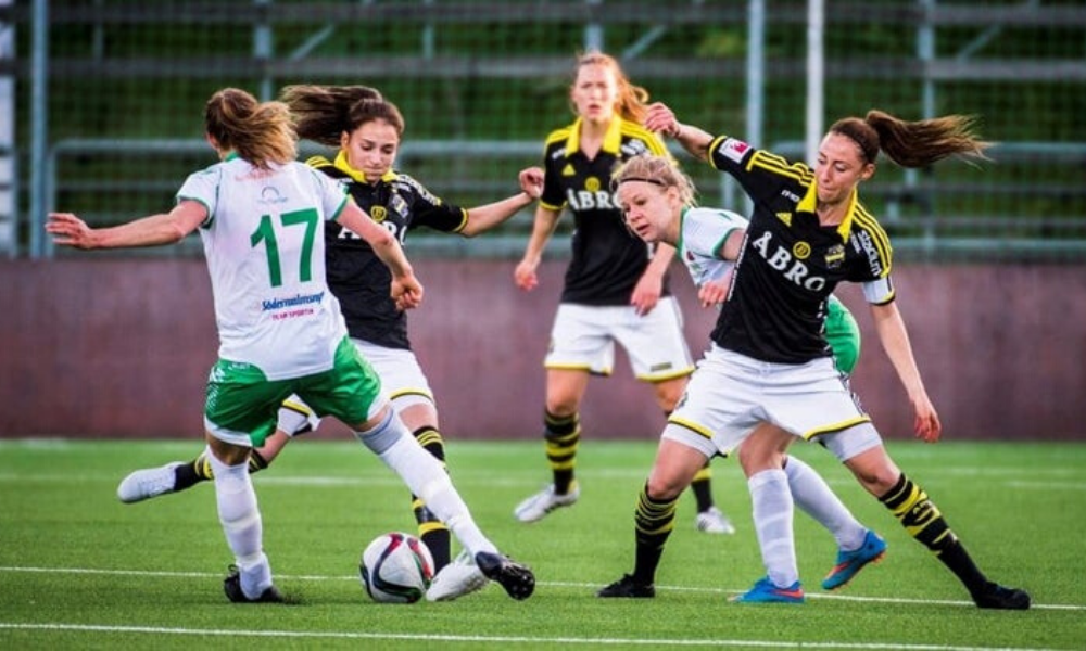 El futbol en Suecia ve la luz; reanudarán con torneo amistoso femenino 