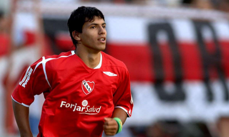 El Kun Agüero tiene el número 10 seguro en el Independiente