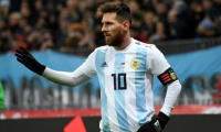 Messi dona medio millón de euros a hospitales argentinos