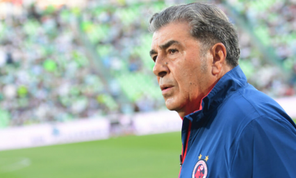 En México hay muchos futbolistas, pero pocos profesionales: Reinoso
