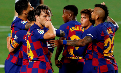 Rakitic pone al Bar&ccedil;a en la cima... provisionalmente