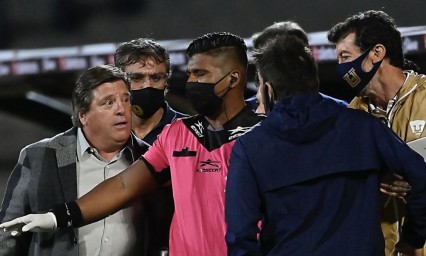 Se calienta Miguel Herrera y viola todas las reglas sanitarias