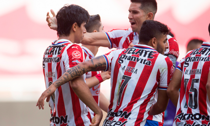 El Guadalajara vence al Mazatlán FC 2-1