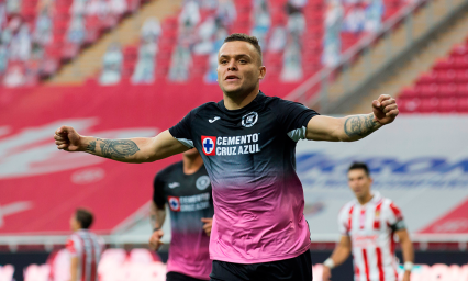 Cruz Azul vence al Chivas 2 – 0