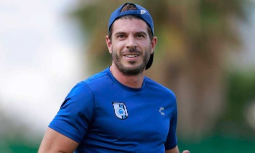 El Querétaro despide al entrenador Alex Diego