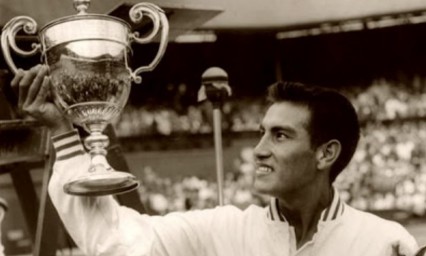 Muri&oacute; Alex Olmedo, leyenda del tenis latinoamericano