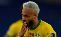 Neymar no lo deja pasar y se suma a las críticas por el mal estado del césped en la Copa América