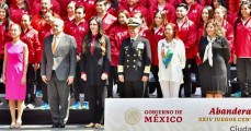 Abandera AMLO a delegación mexicana que irá a San Salvador 2023 y promete “recompensas”
