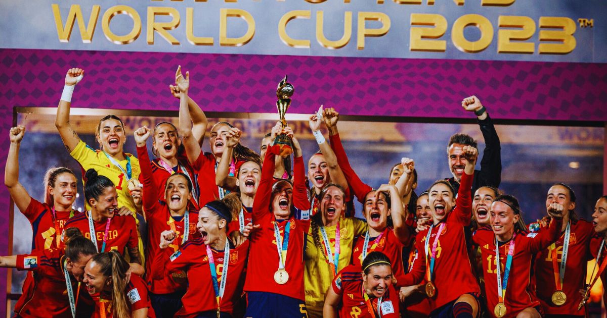 España levanta su primera Copa del Mundo en categoría femenil.