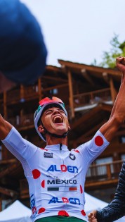 Él es Isaac del Toro, primer mexicano ganador del Tour de Francia Sub-23