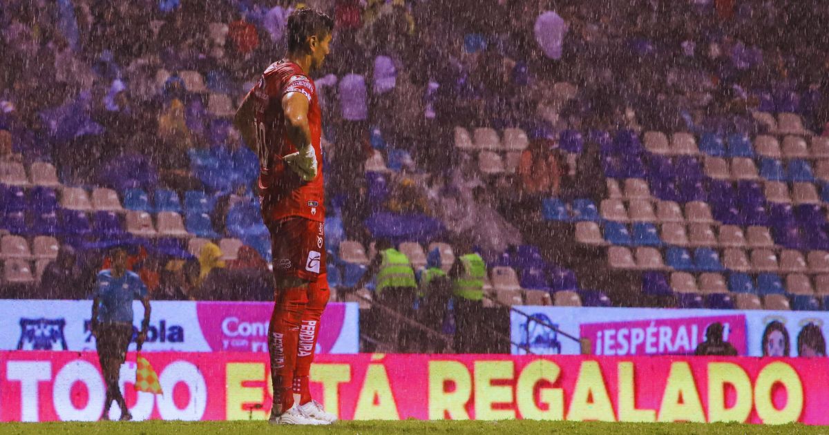 En el campo, Puebla se impuso 3-0 a Tijuana. 