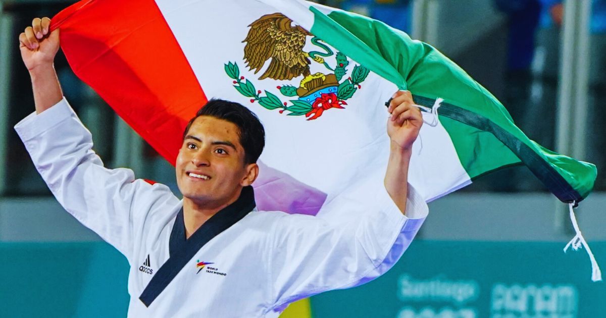 El taekwondoín William Arroyo no decepciona en Santiago 2023; gana primera medalla de oro para México