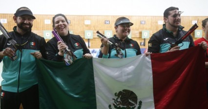 Andrea Ibarra y Carlos González se llevan el oro en final mexicana de Tiro Deportivo