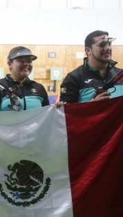 Andrea Ibarra y Carlos González se llevan el oro en final mexicana de Tiro Deportivo