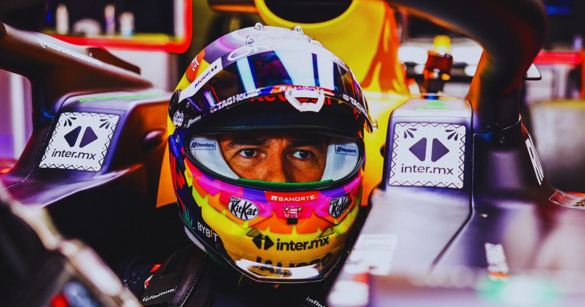 Sergio "Checo" Pérez estrena casco para el GP de México 2023.