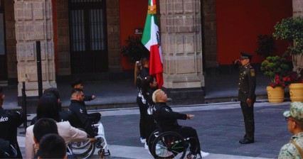 Abandera AMLO a Para Atletas que estarán en Parapanamericanos Santiago 2023