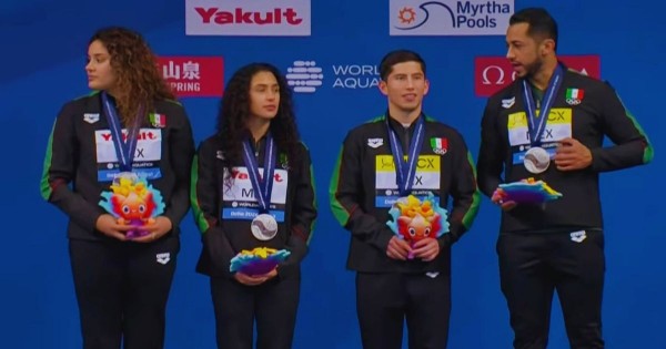  México se presenta en mundial Doha 2024 con medalla de plata en clavados 