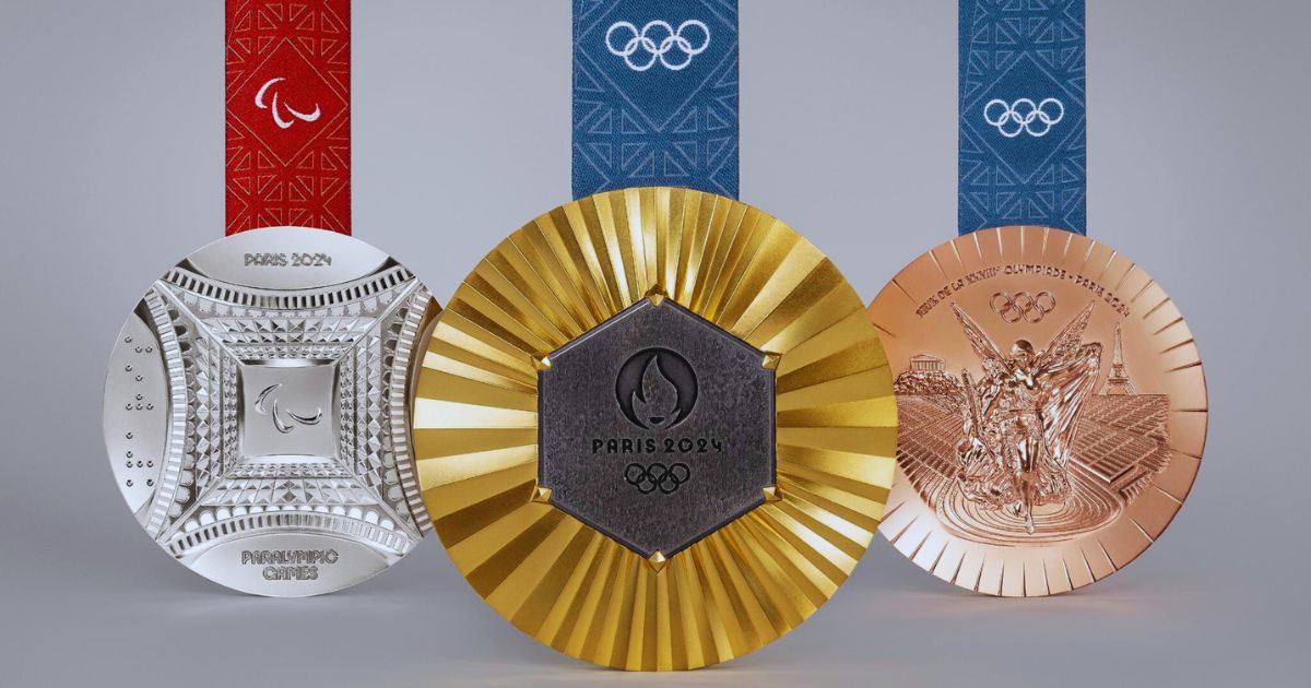 Las preseas olímpicas y paralímpicas tienen el mismo diseño frontal.