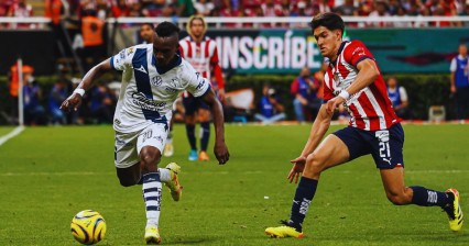 Puebla cayó ante Chivas en regreso goleador de Javier Hernández 