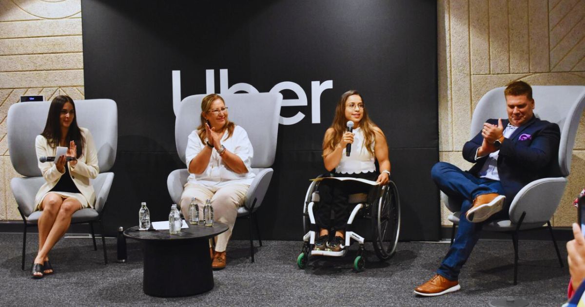 Liliana Suárez, presidenta del COPAME y Brenda Osnaya, para atleta.