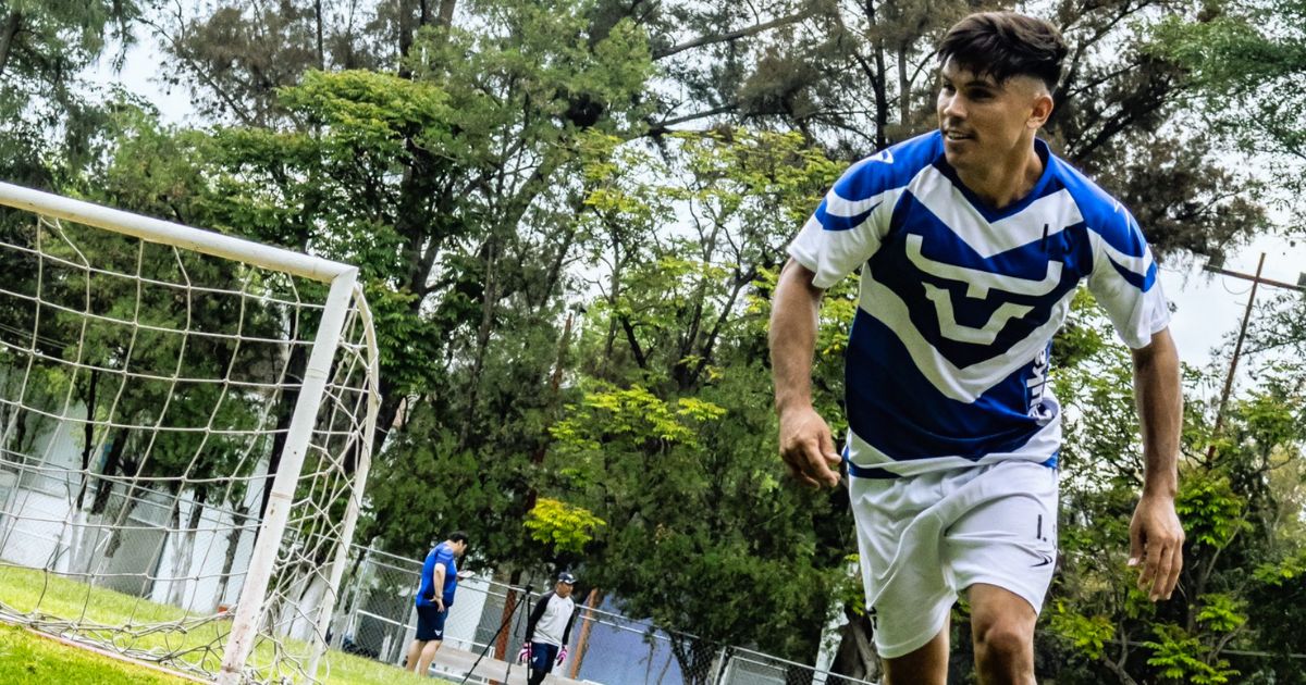 Martin Barragán con el jersey de Celaya FC