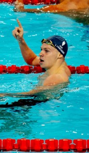 ¡Rompió record! León Marchand superó en París 2024 marca impuesta por Phelps