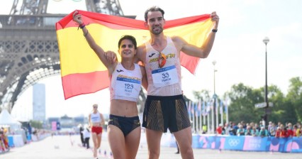 Álvaro Martín y María Pérez firman segundo oro en marcha mixta para España