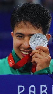 Luis Najera asegura presea de plata en la final de para taekwondo en París 2024