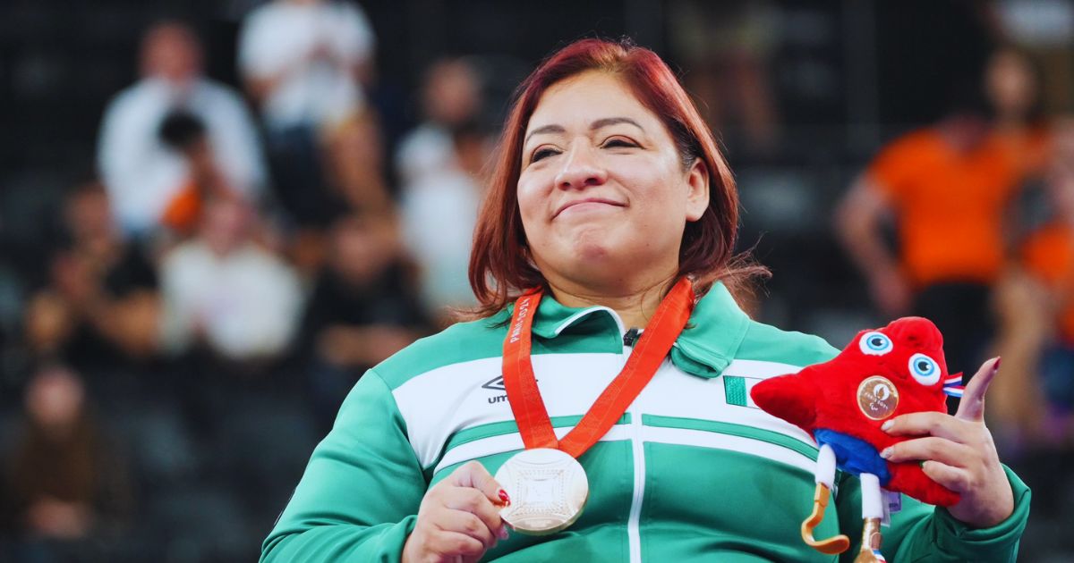 Amalia Pérez con la medalla de bronce