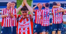 Chivas se impuso 2-0 ante León; "Chicharito" y el gran gesto a la "Hormiga" Gonzáles