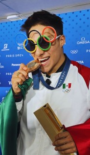 El medallista Osmar Olvera es operado con éxito ¡Conoce la causa!